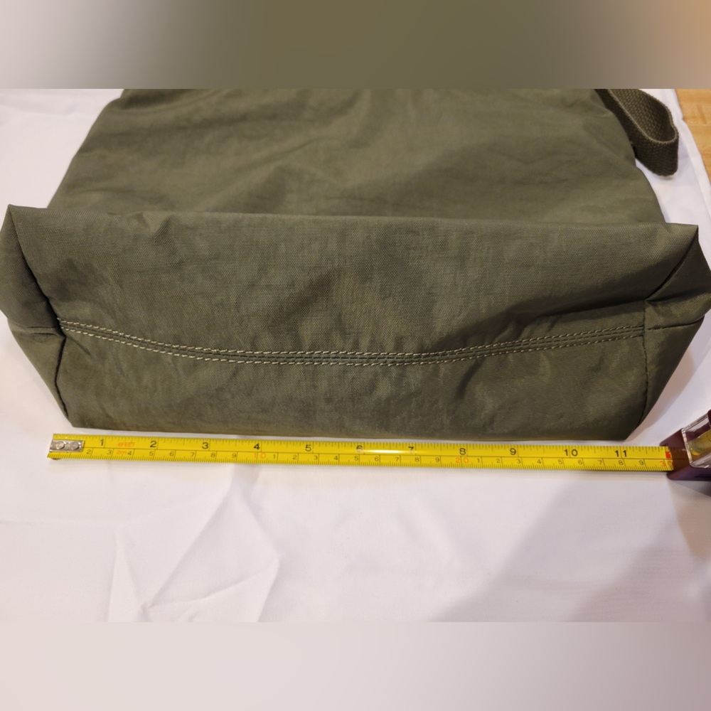 Kipling Olive Green Crossbody Cabincore Earthy Gorpcore Travel Outdoors Normcore - Picture 3 of 5